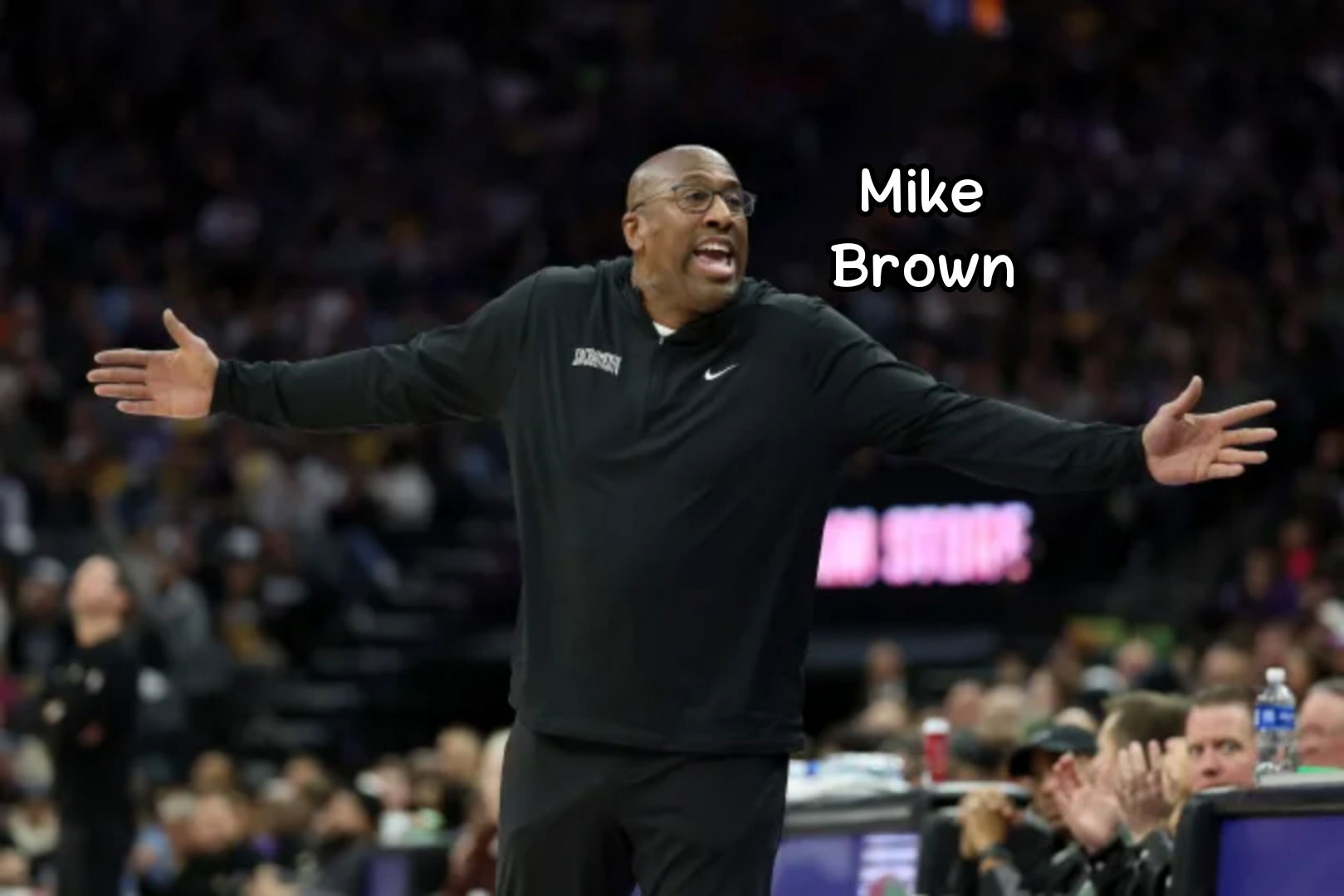 ساكرامنتو كينغز يقيل مدربه