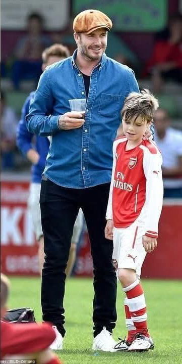 روميو لديفيد بيكهام : "أبي أنا مدفعجي الآن!!!!