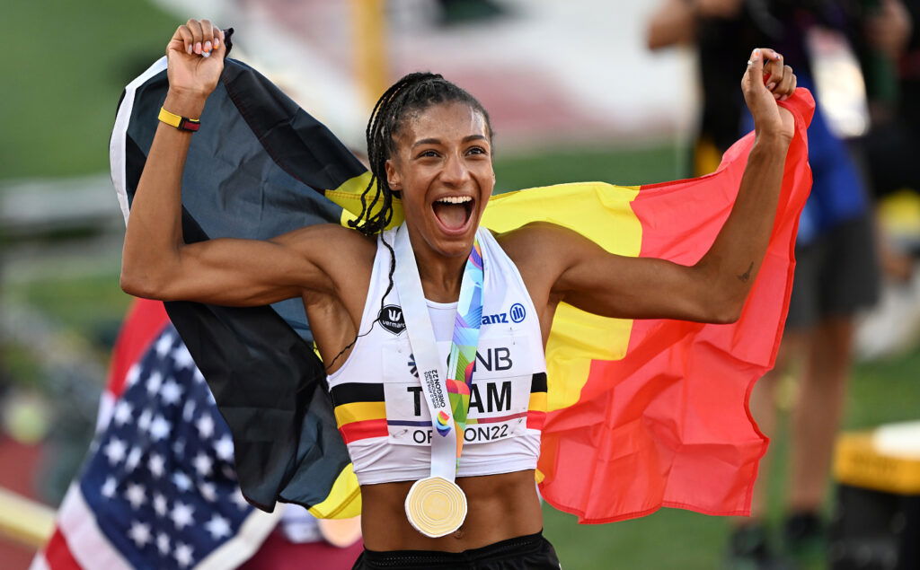 نافيساتو تيام تغيب موسمًا كاملًا