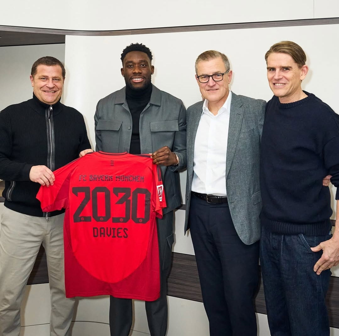 ديفيس يُجدد عقده مع بايرن