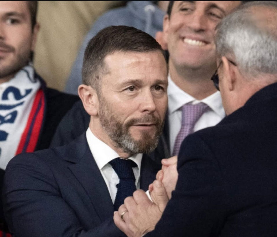 مانشستر يونايتد يعزز إدارته بصفقة كبيرة