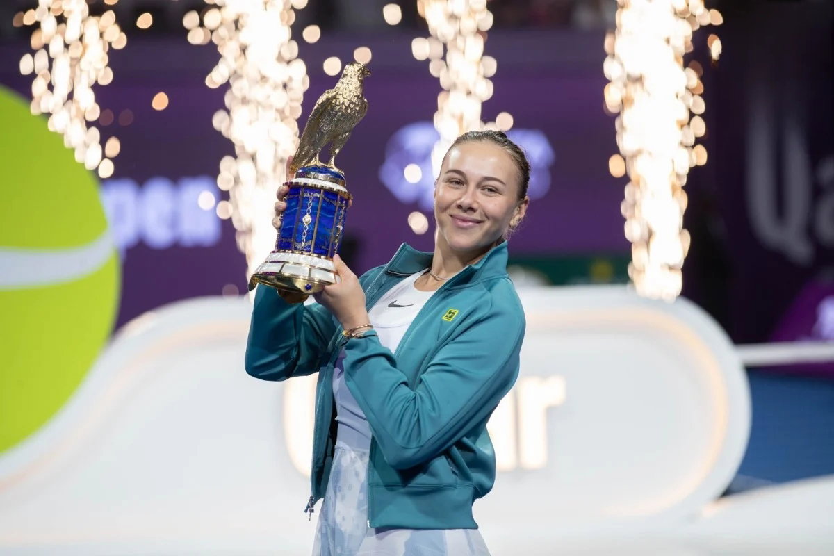 أنيسيموفا تتوج بلقب قطر توتال إنرجيز للتنس