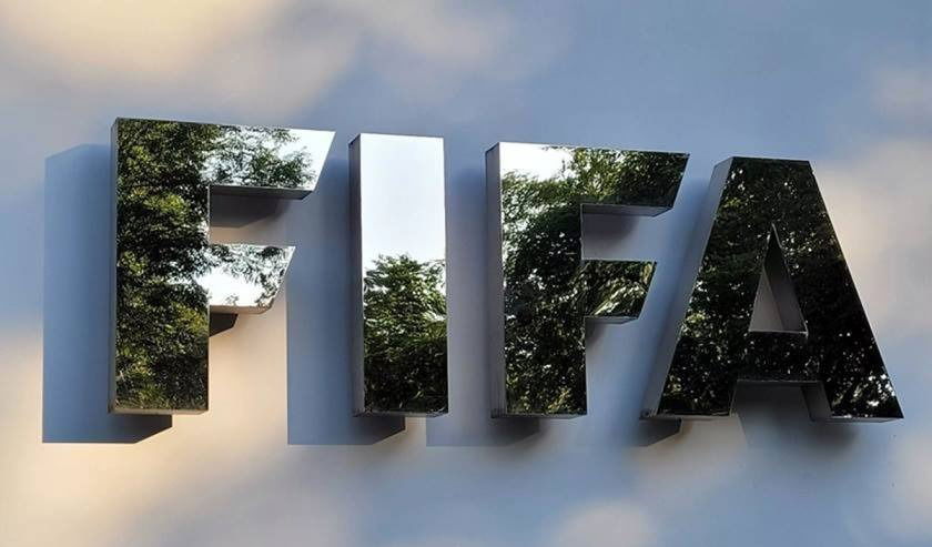 فيفا يعاقب 5 أندية مصرية