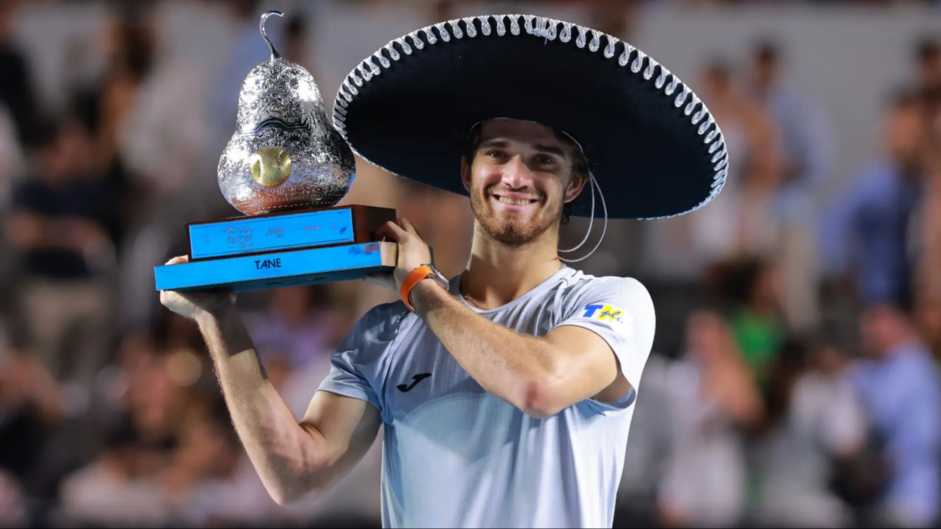 ماخاتش يحقق أول ألقابه في أكابولكو