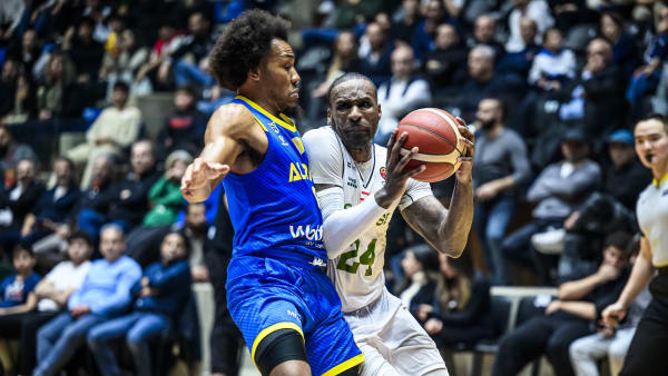 الرياضي يكتسح الحكمة ويؤكد هيمنته في دوري السوبر