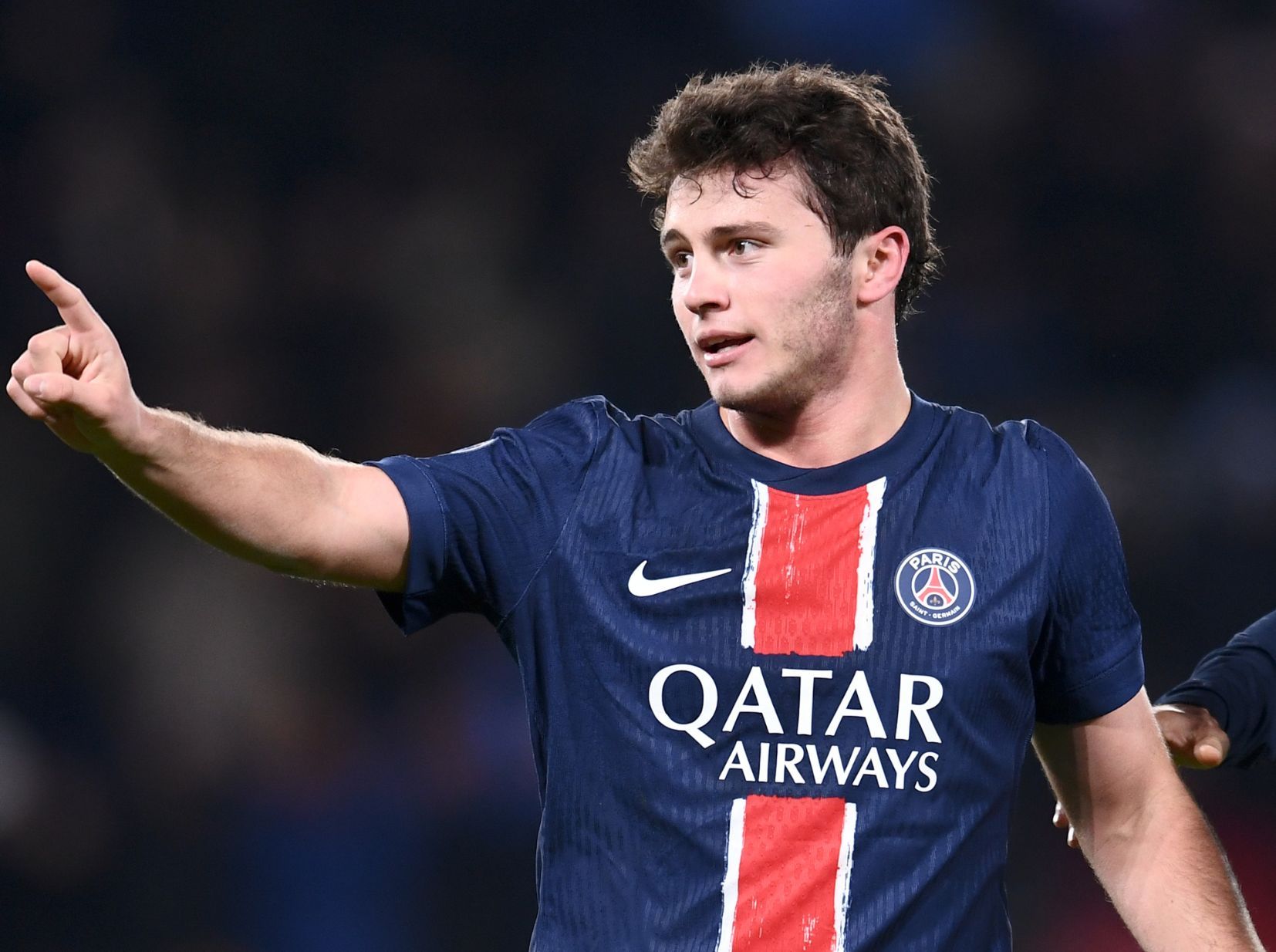 ريال مدريد يضع نيفيس على رأس أولوياته