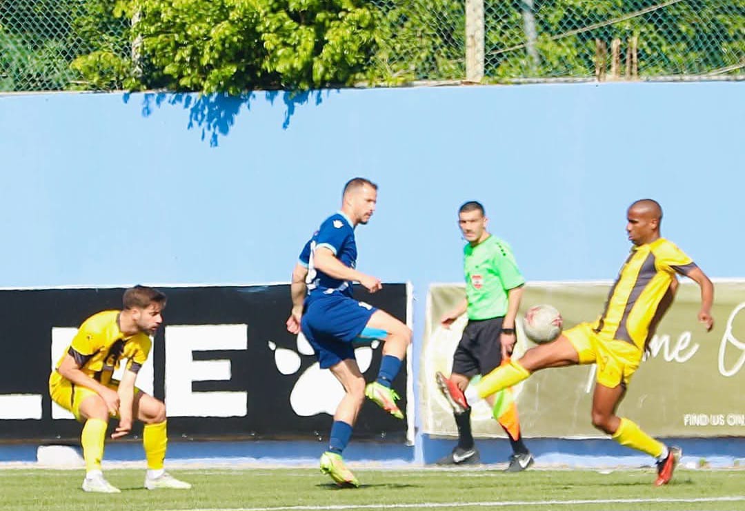 العهد يهزم العباسية في الدوري اللبناني لكرة القدم