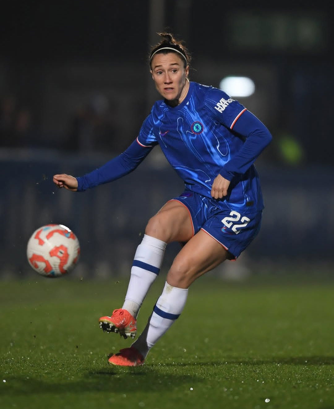 برونز: من التشخيص بالتوحد إلى قمة كرة القدم