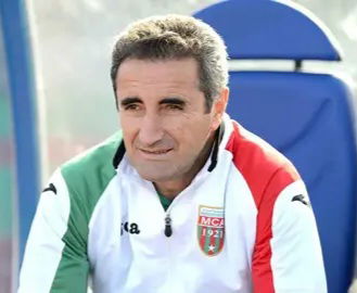 رحيل جمال مناد... نجم الجزائر