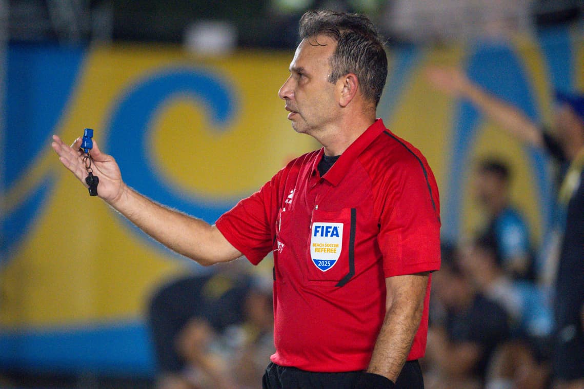 تميز للحكم عبد ربه في بطولة اسيا للكرة الشاطئية