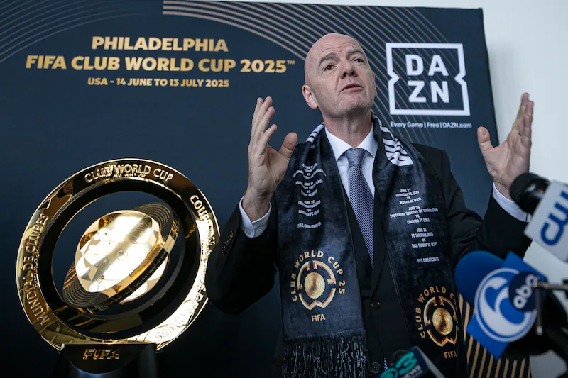 إنفانتينو يعد بملاعب مكتظة في مونديال الأندية