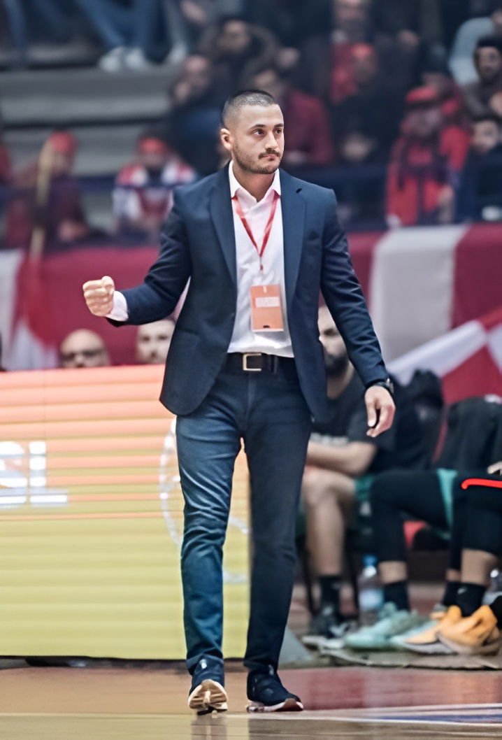 كلمة حق تقال:
جاد الحاج يكتب اسمه بين الكبار