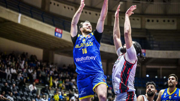 الرياضي: "ثلاثية تاريخية في غرب آسيا"