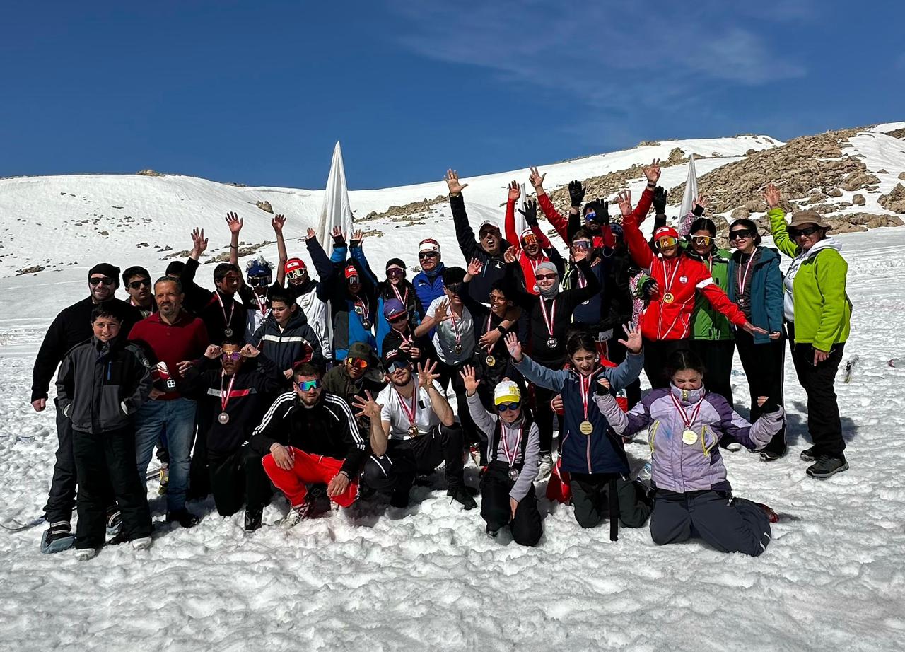 منافسة حماسية في الأرز