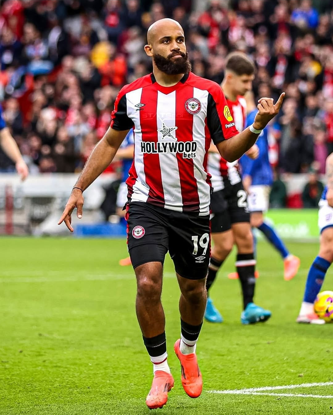 مبيومو على رادار ليفربول