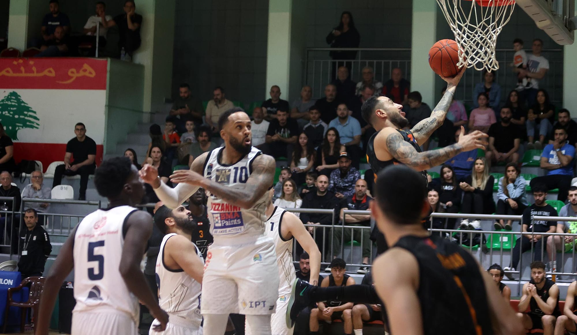 فوز التضامن  وهومنتمن في بطولة لبنان لكرة السلة