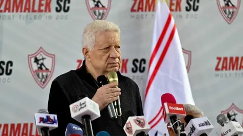 الزمالك يفتح النار على منصور