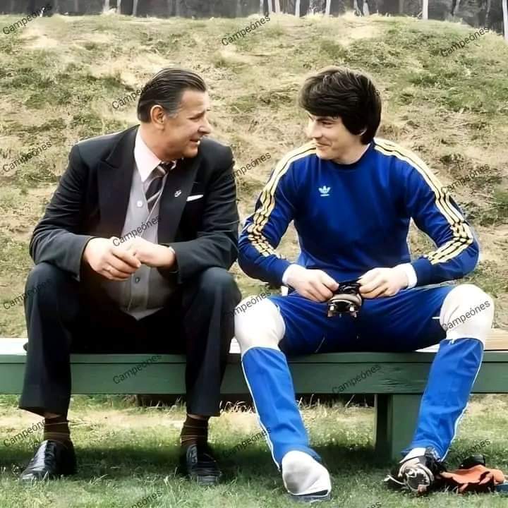 عندما جمعهما قفاز المجد