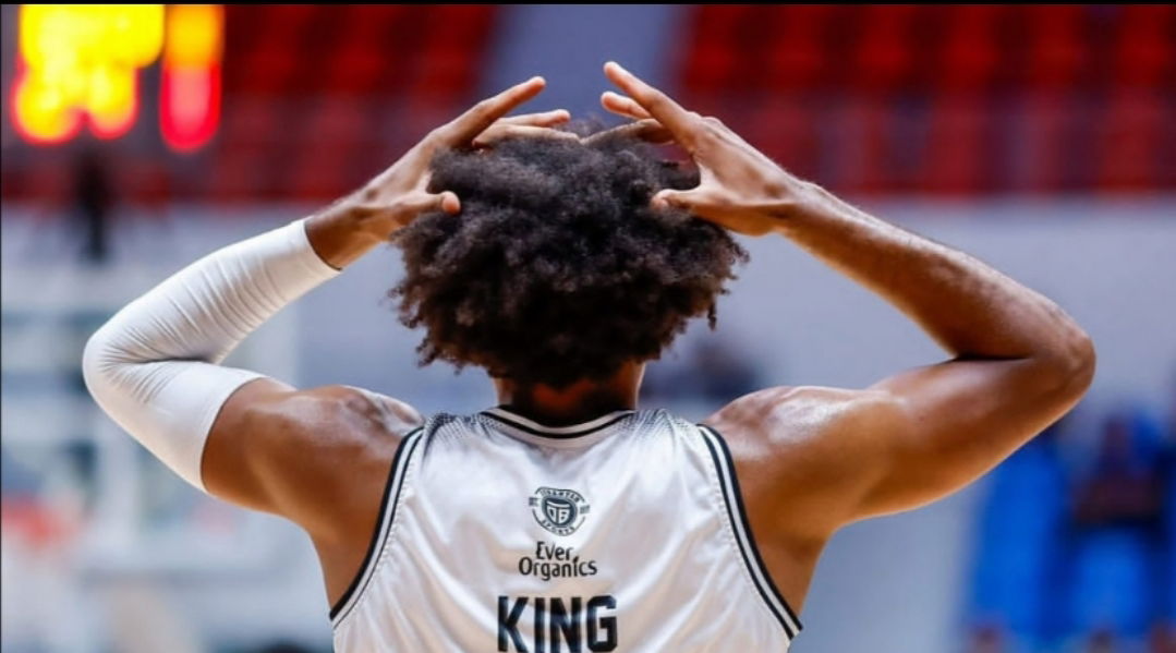 هل يعود جورج كينغ إلى الرياضي؟