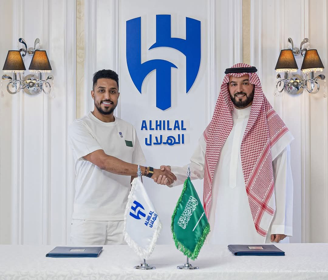 سالم الدوسري يُجدد مع الهلال