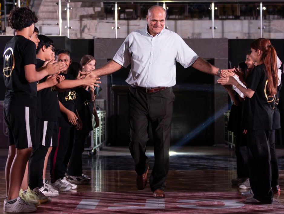 الأردن يعلّق قميص مراد بركات تقديرًا لمسيرته