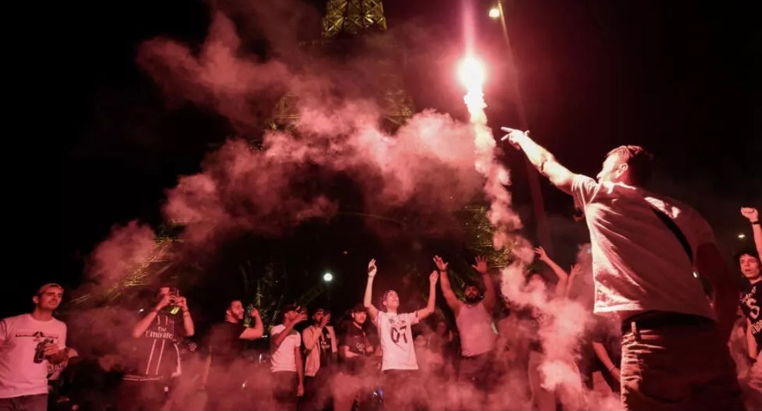 باريس بين الفرح والحزن