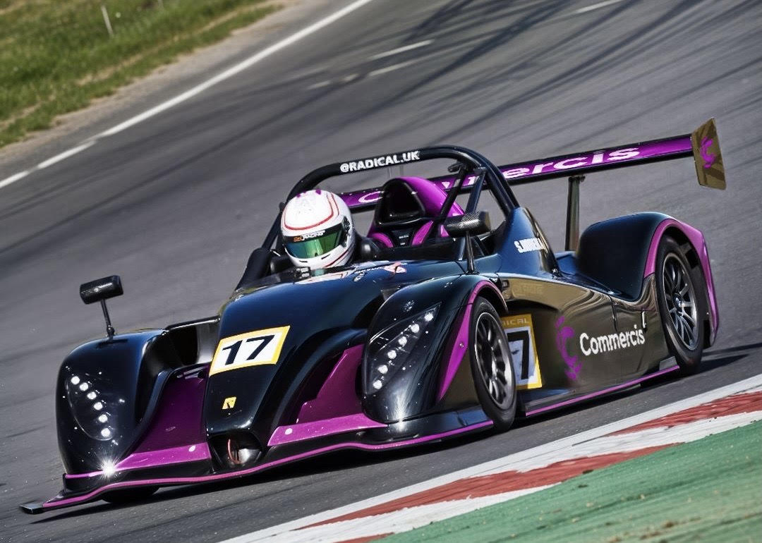 ستيفاني حبيقة في سباقات بريطانيا بدعم من "كوميرسيس"