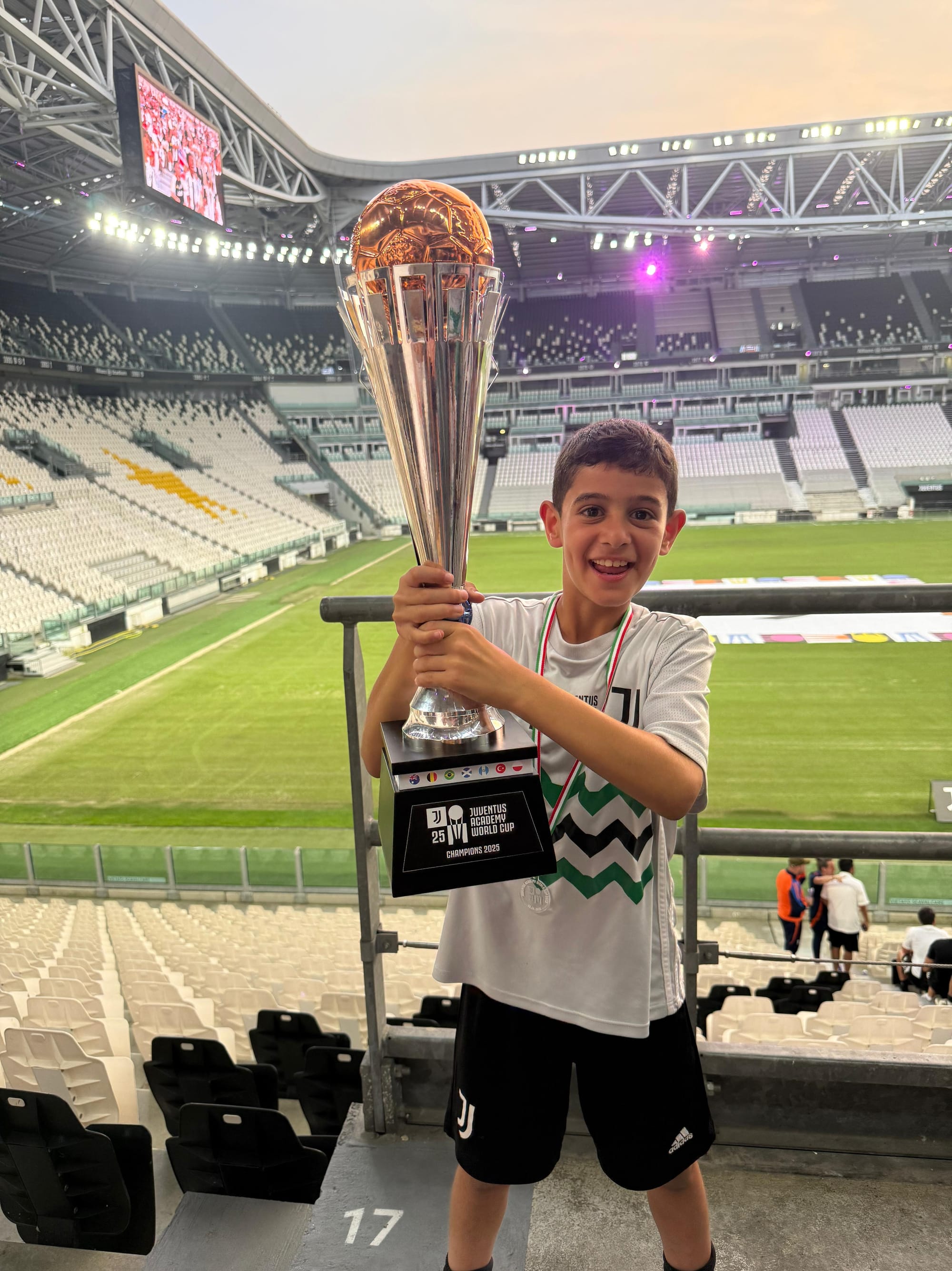 راين أبي نجم يتألّق عالمياً ويفوز في بطولة كأس العالم لأكاديميات جوفنتوس في إيطاليا