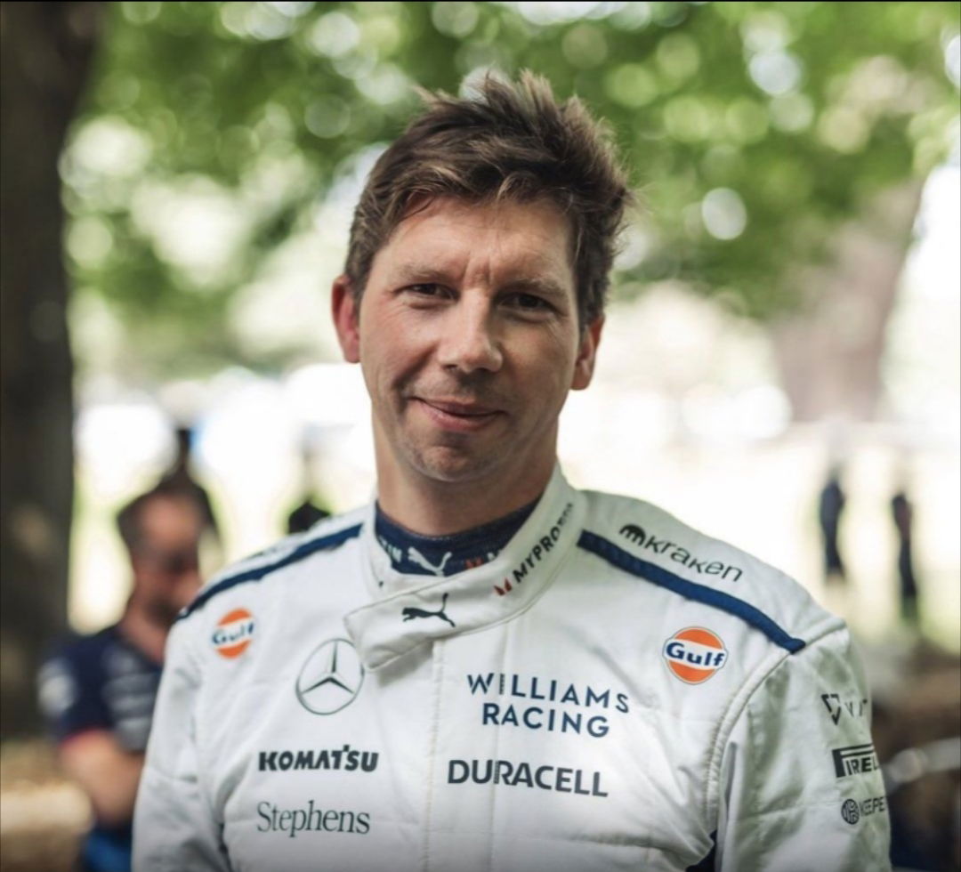 وليامز تتمسك بفاولز بعقد طويل الأمد