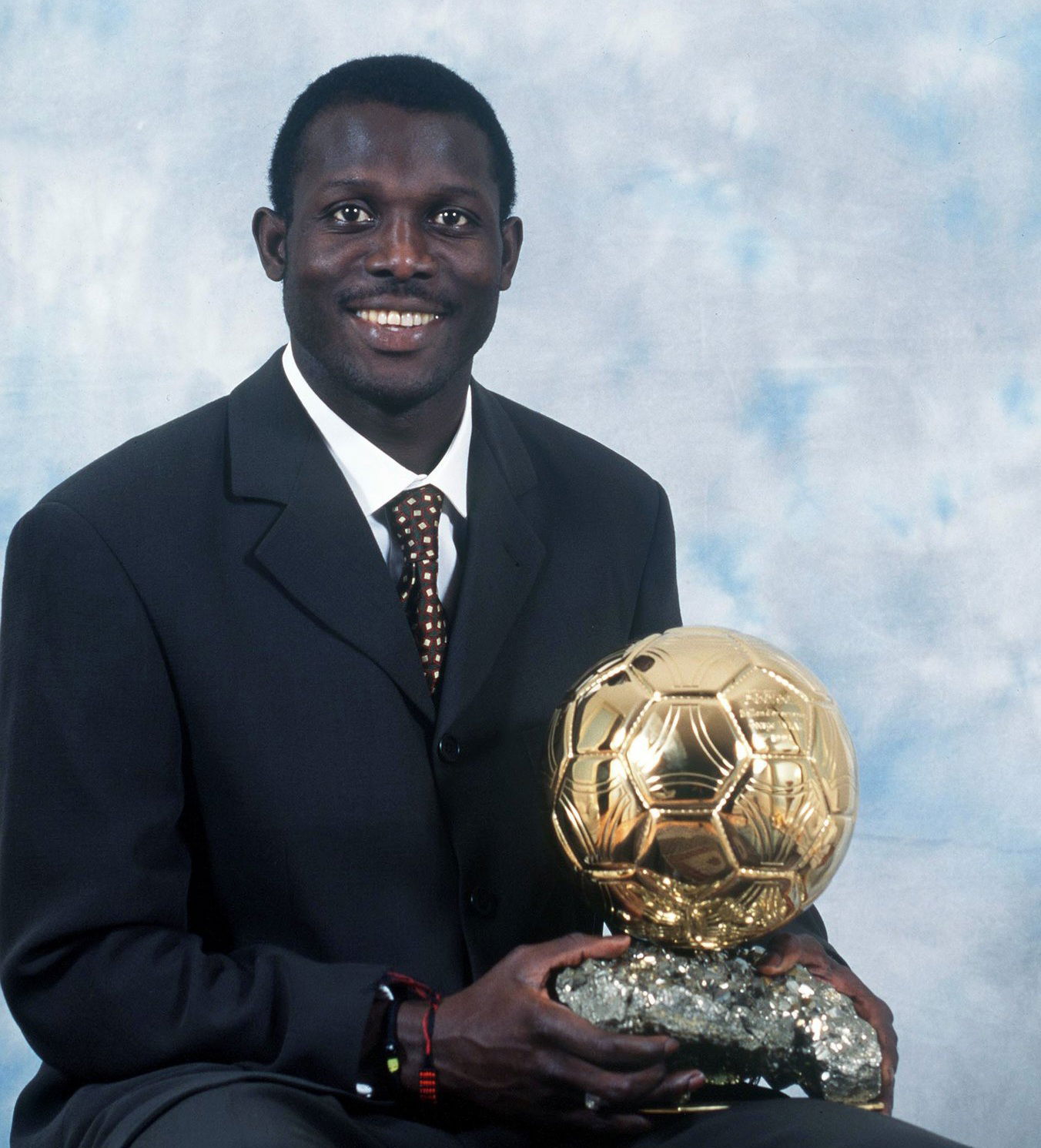 جورج وياه... من الفقر إلى عرش الكرة الذهبية