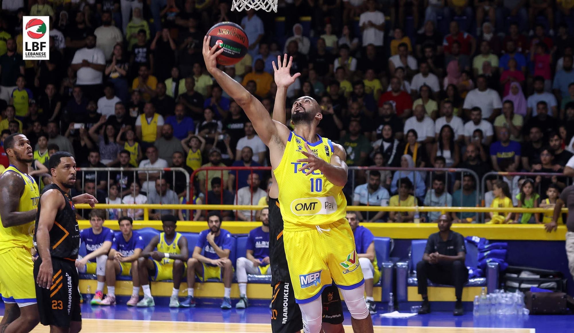 الرياضي يخطف انتصاراً مثيراً من هومنتمن