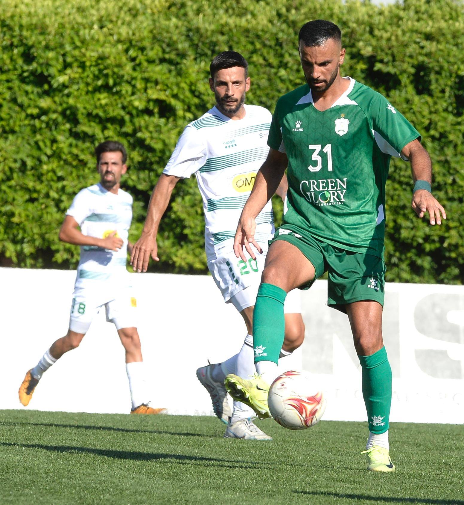 الانصار مستمر بصدارة بطولة لبنان لكرة القدم