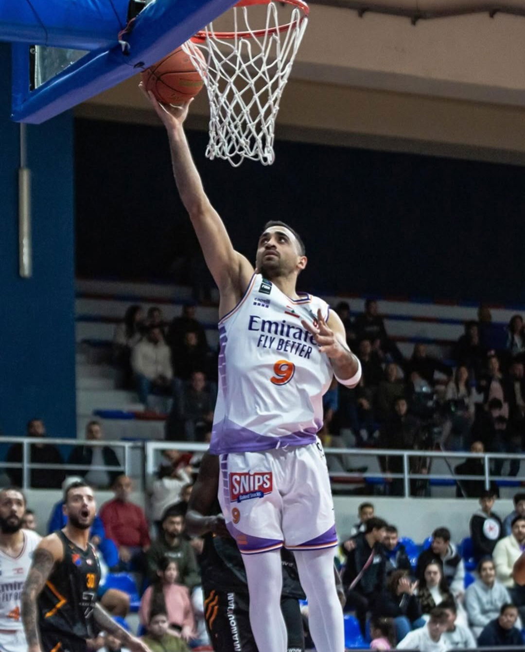 سيرجيو درويش ينتقل إلى الدوري الياباني