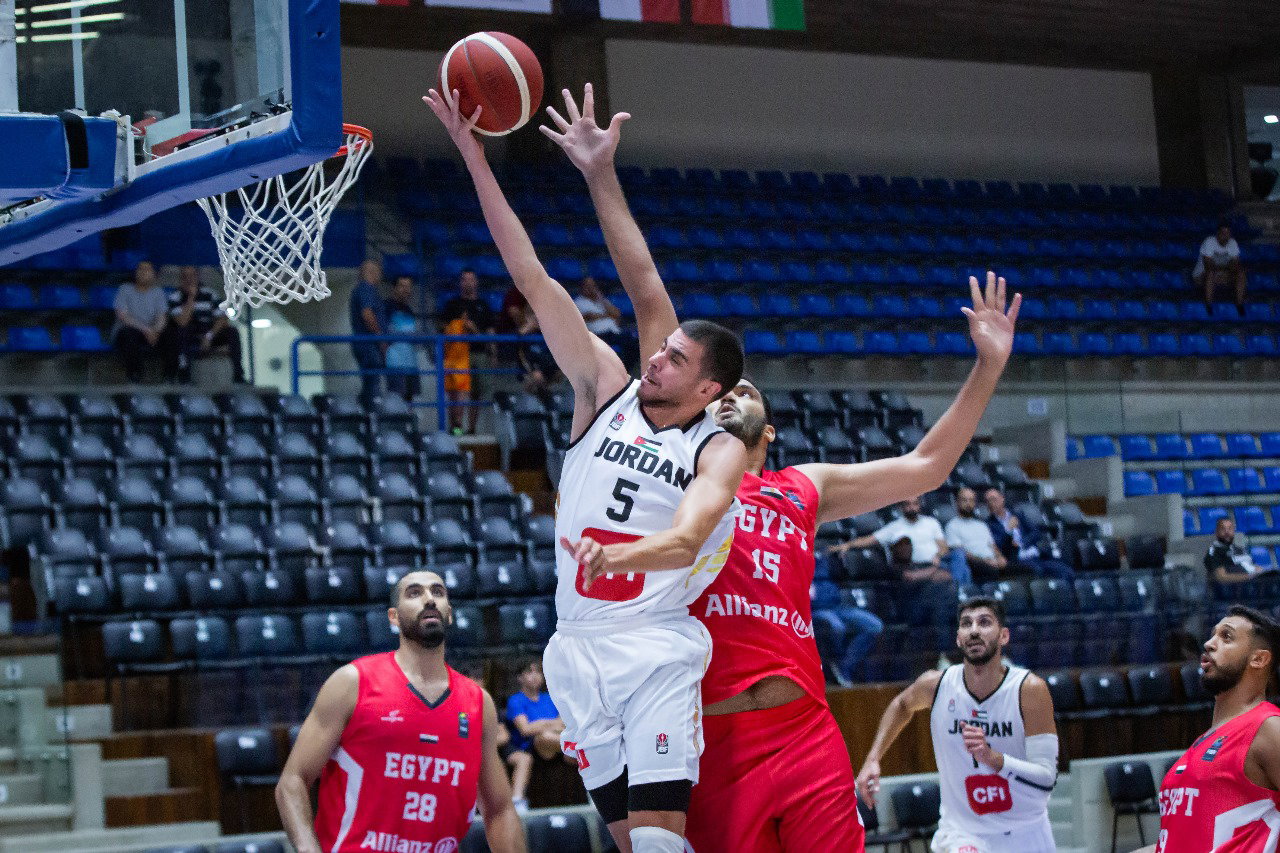 منتخب مصر يهزم نظيره الاردني ويضرب موعدا مع لبنان