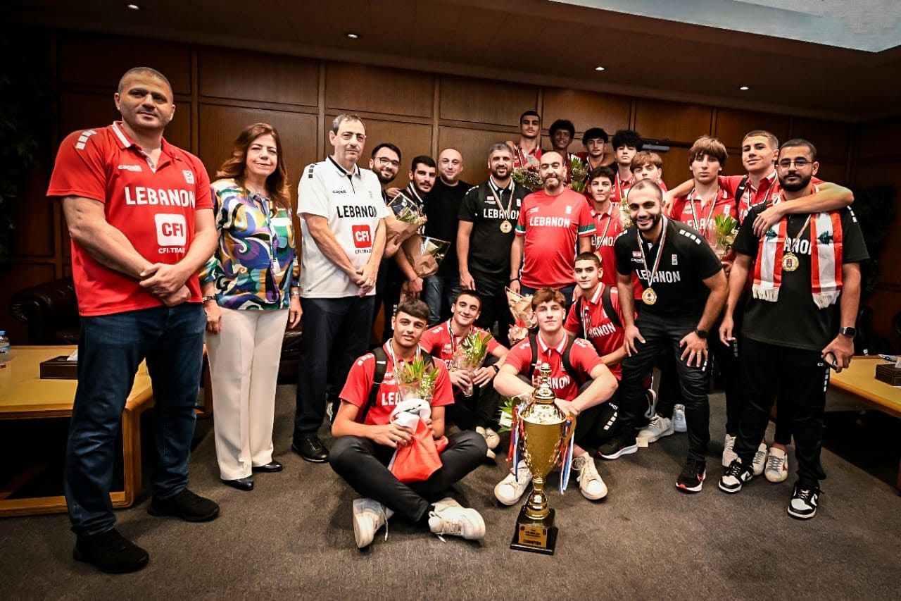 استقبال حاشد لأبطال غرب آسيا في بيروت