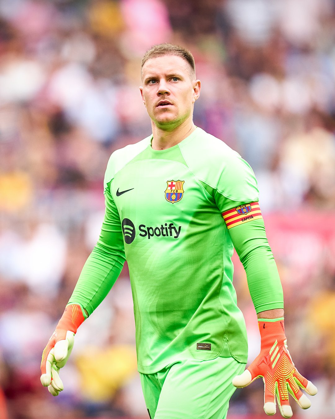 شتيغن يُجري عمليته بعيدًا عن برشلونة!