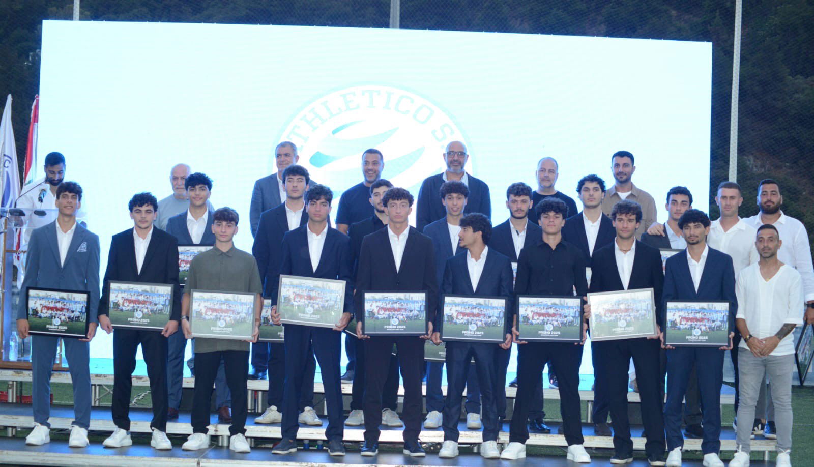 أتلتيكو يكرّم أبطاله... وعيونهم على المستقبل