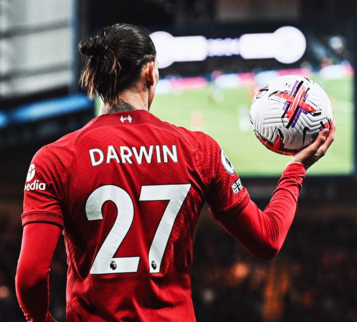 الهلال يظفر بخدمات داروين نونيز