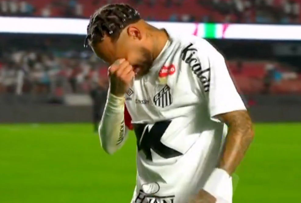 نيمار يبكي بعد هزيمة تاريخية لسانتوس