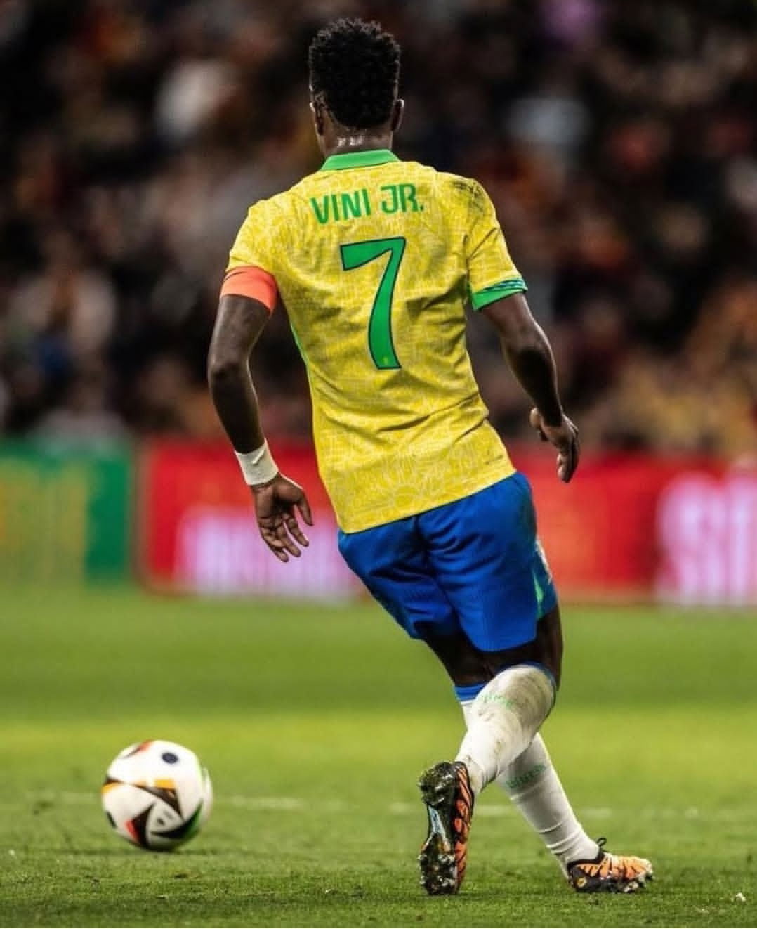 فينيسيوس خارج منتخب البرازيل