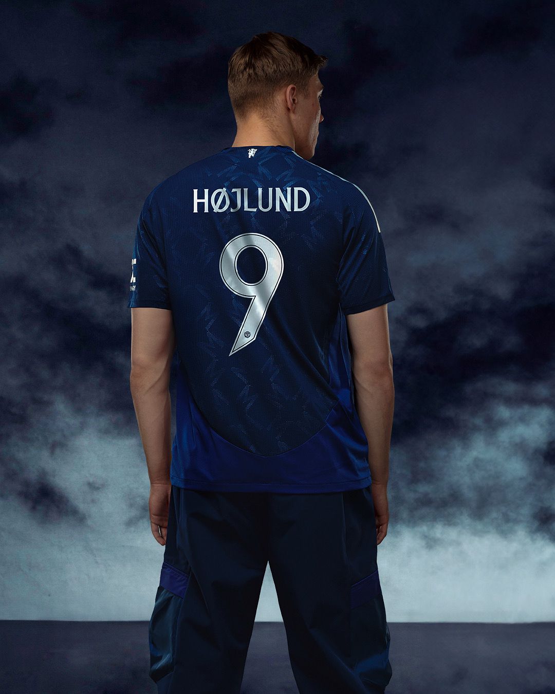 هويلاند إلى نابولي