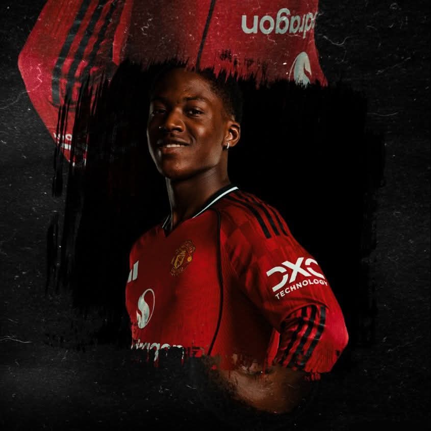 يونايتد يتمسك بماينو