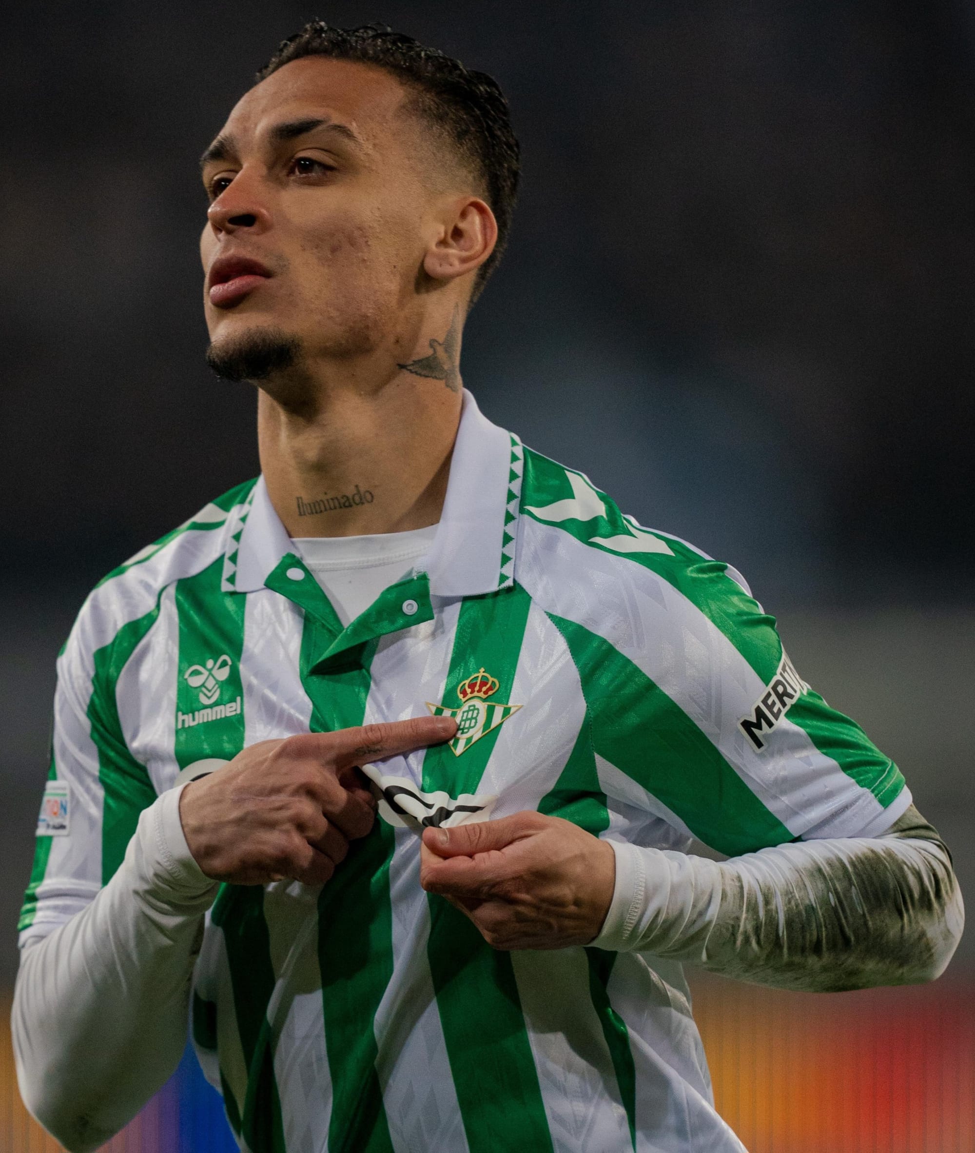 ريال بيتيس ينسحب من سباق التعاقد مع أنطوني