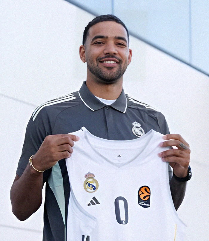 الكندي لايلز يعزز صفوف ريال مدريد