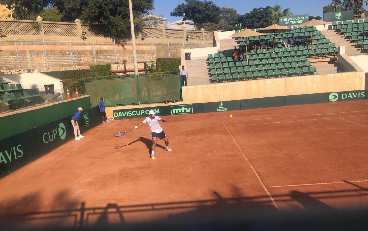 لبنان يضع قدماً في الدور الفاصل من كأس ديفيس