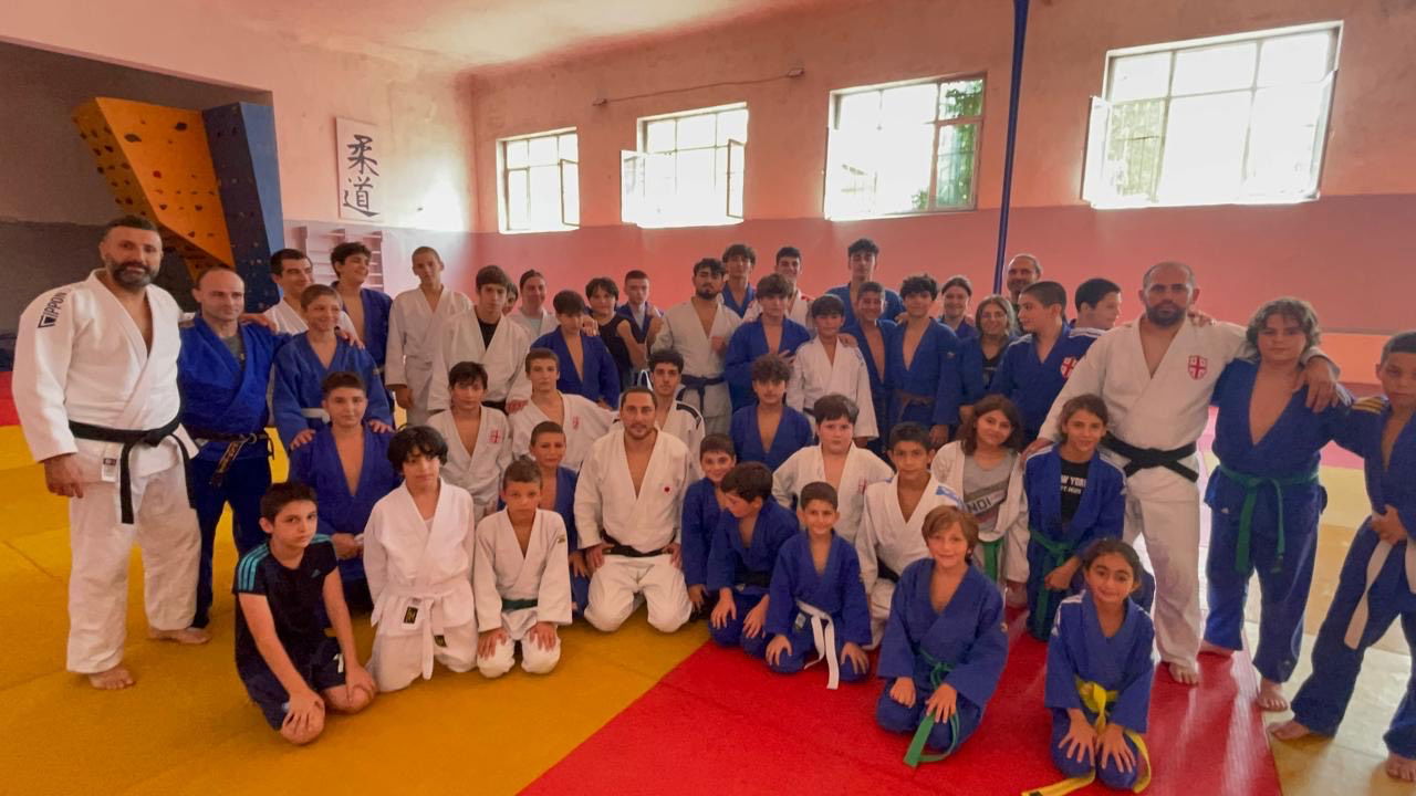 عودة بعثتي المون لاسال والشياح من جورجيا