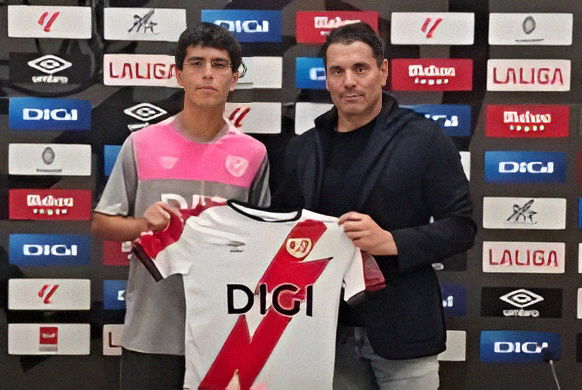 جعفر يشق طريقه إلى الاحتراف في إسبانيا