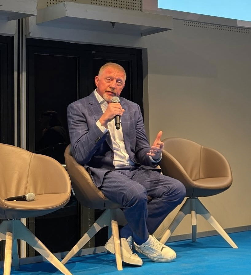 بوريس بيكر يحذر يامال