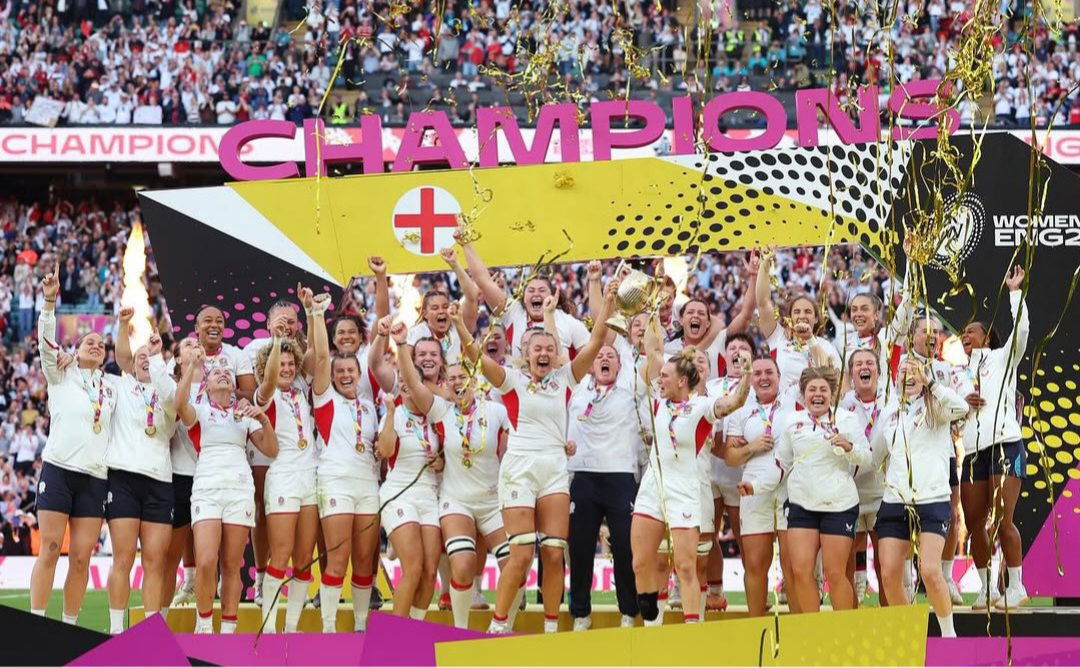 إنكلترا تكتب التاريخ في رغبي السيدات