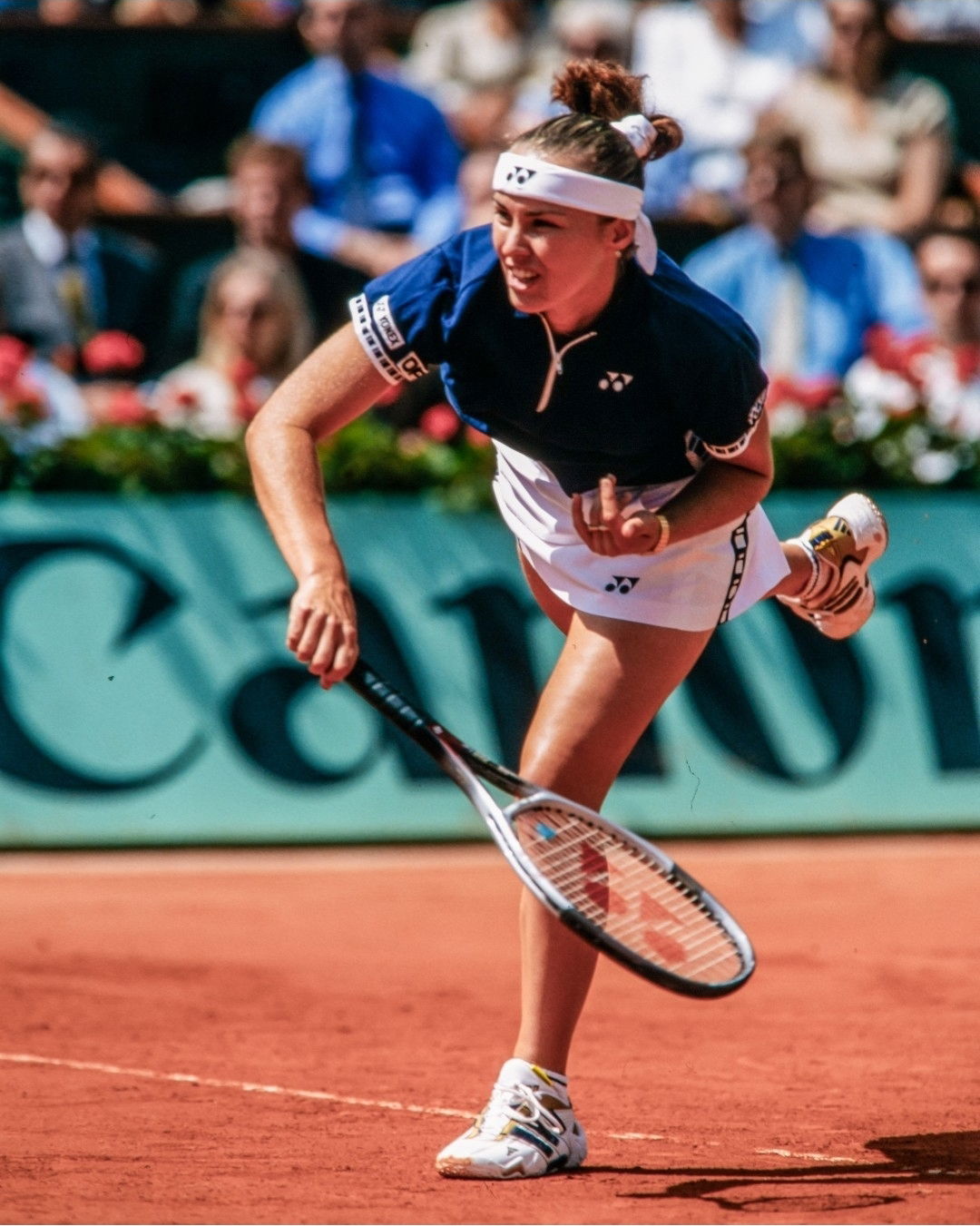 هينغيس.. أسطورة التنس تحتفل بعامها الـ45